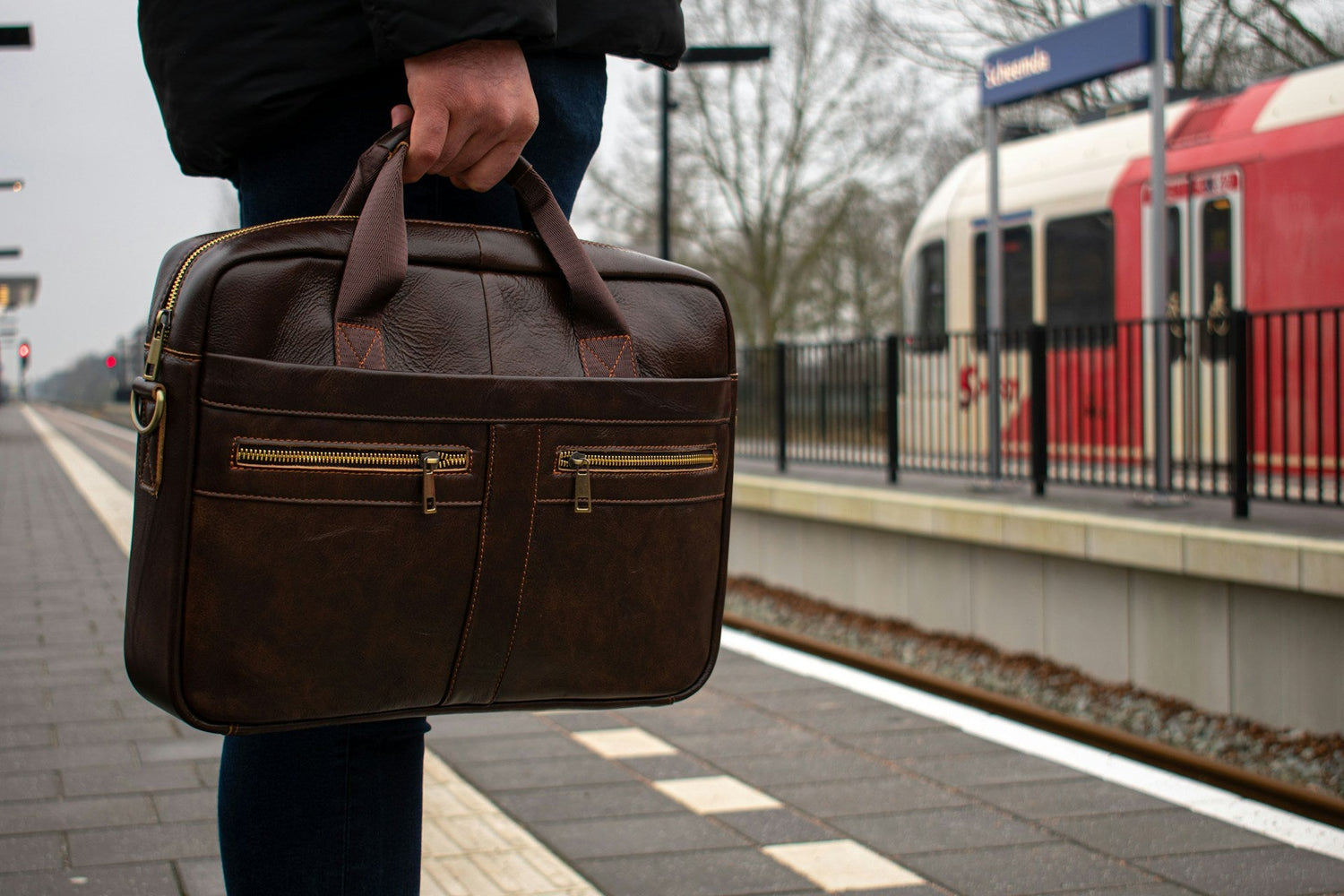Pure leather laptop and office bag for professionals